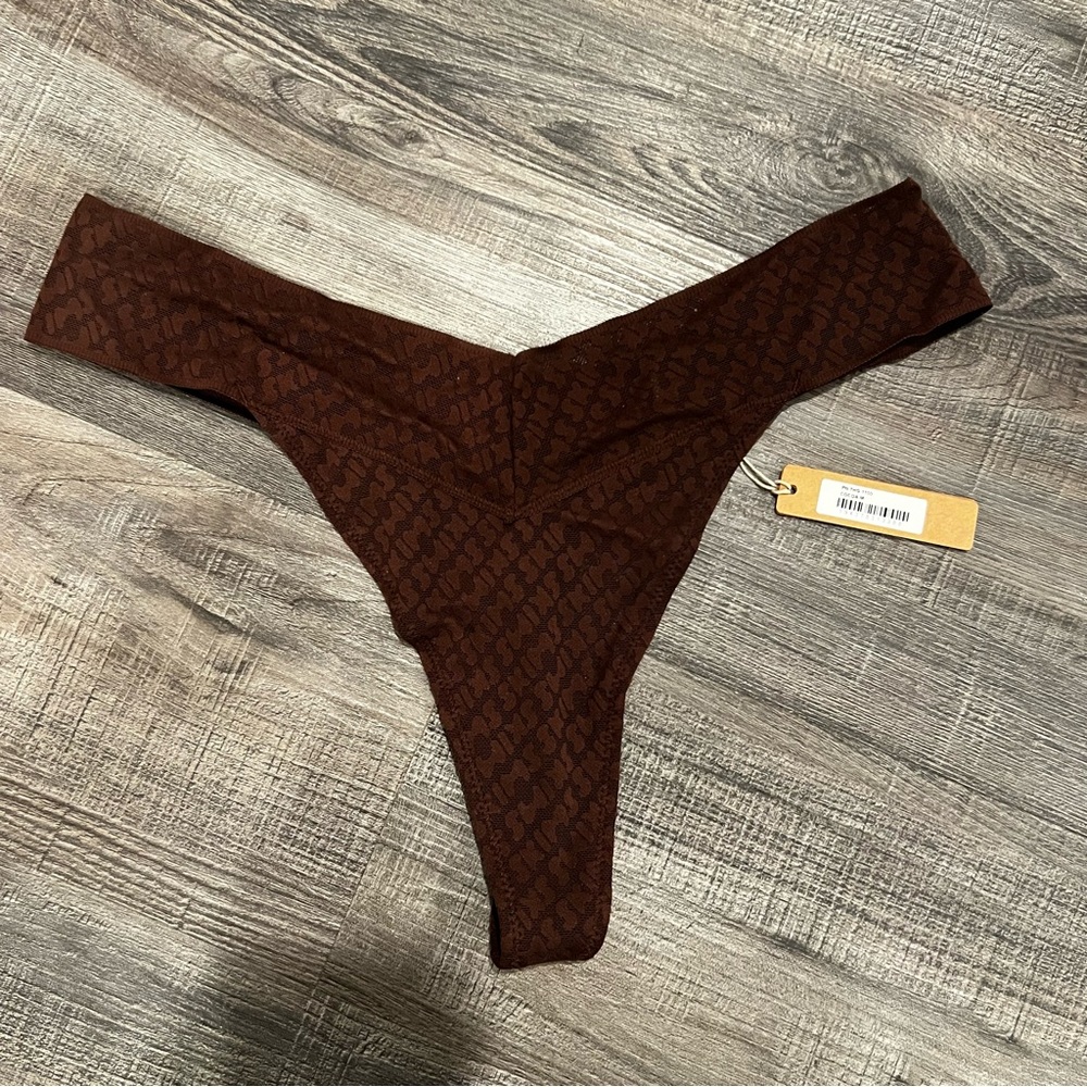 SKIMS logo thong